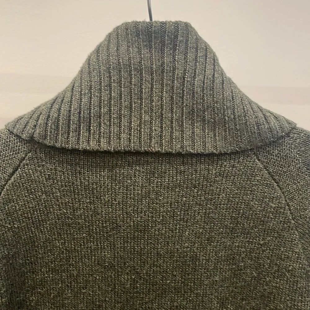 Banana Republic Olive Green Turtleneck Sweater, Fall Sweater, Size M - Picture 3 of 10